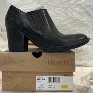 Woman Born Comfort Shoes, Breckin US 7, Black Leather
